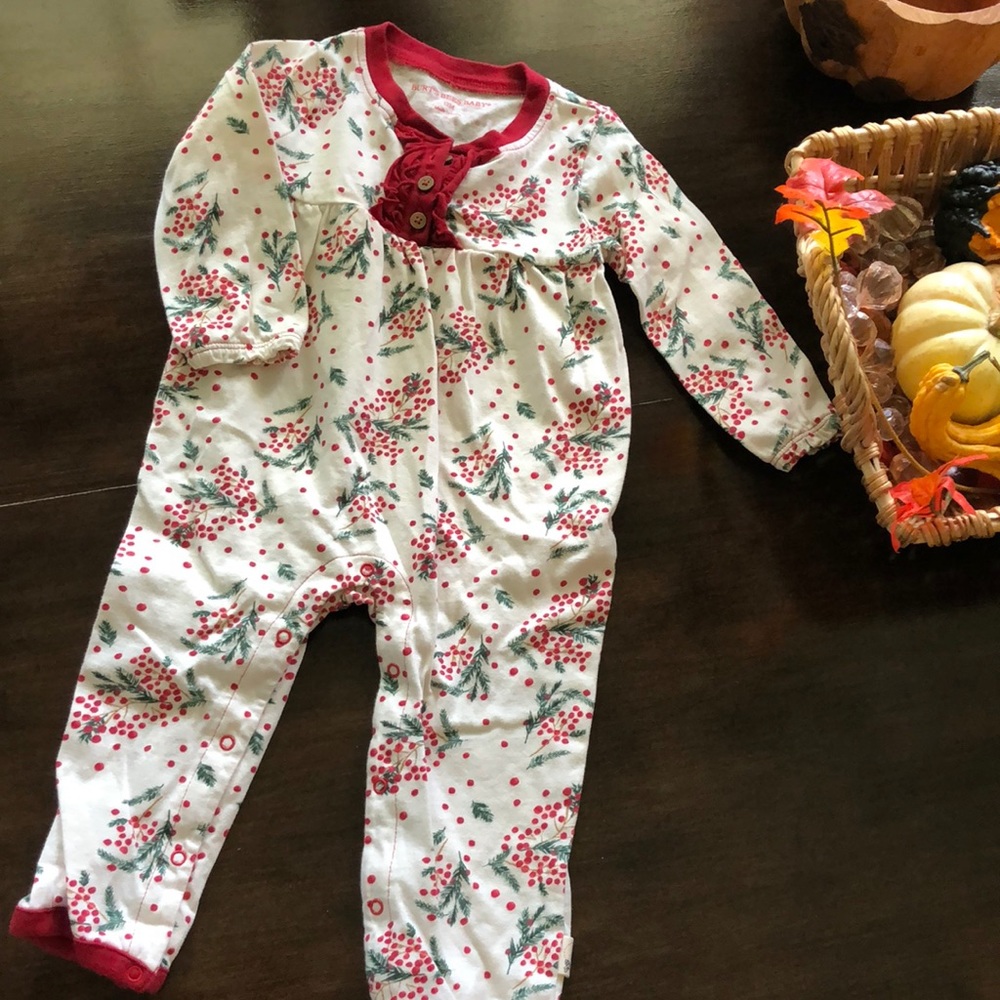 NWOT Burt’s Bees 🐝 Baby holiday pajamas